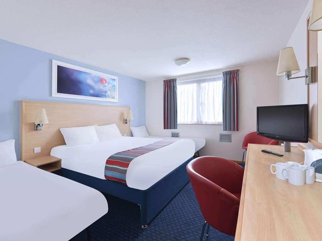 Travelodge Yeovil Podimore Ilchester Стая снимка